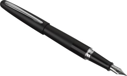 PILOT Metropolitan Collection Fountain Pen, Black Barrel, Classic Design, Medium Nib, Black Ink (91107)